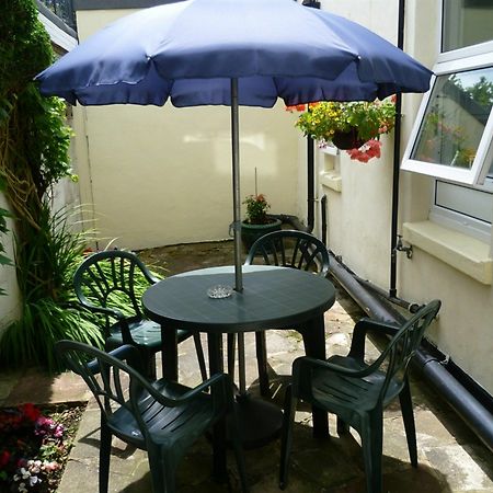 Sandy Bay Guest House Борнмът Екстериор снимка