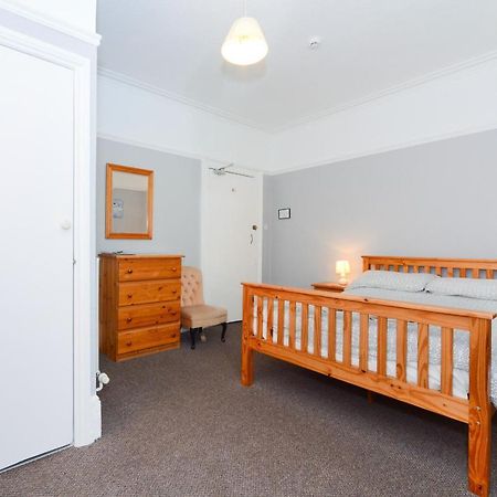 Sandy Bay Guest House Борнмът Екстериор снимка