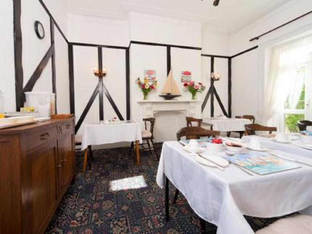 Sandy Bay Guest House Борнмът Екстериор снимка